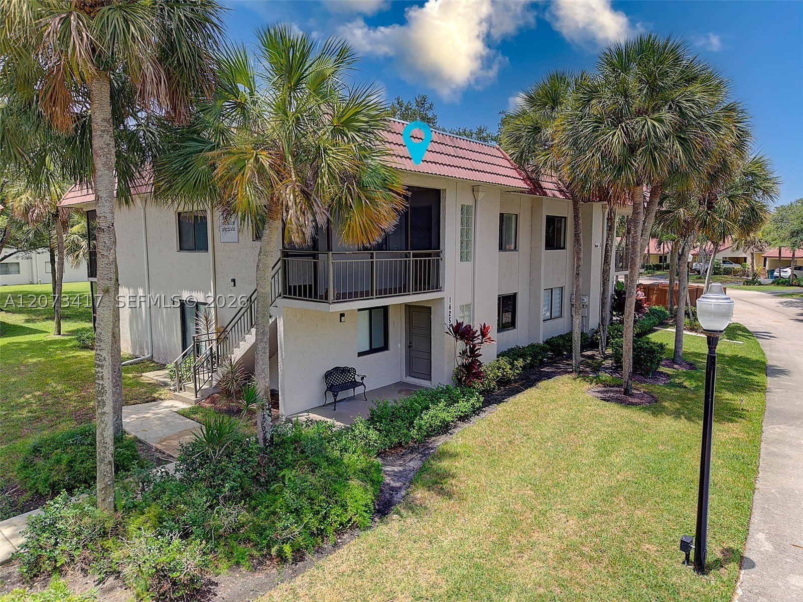 16252 Laurel Dr – photo 1