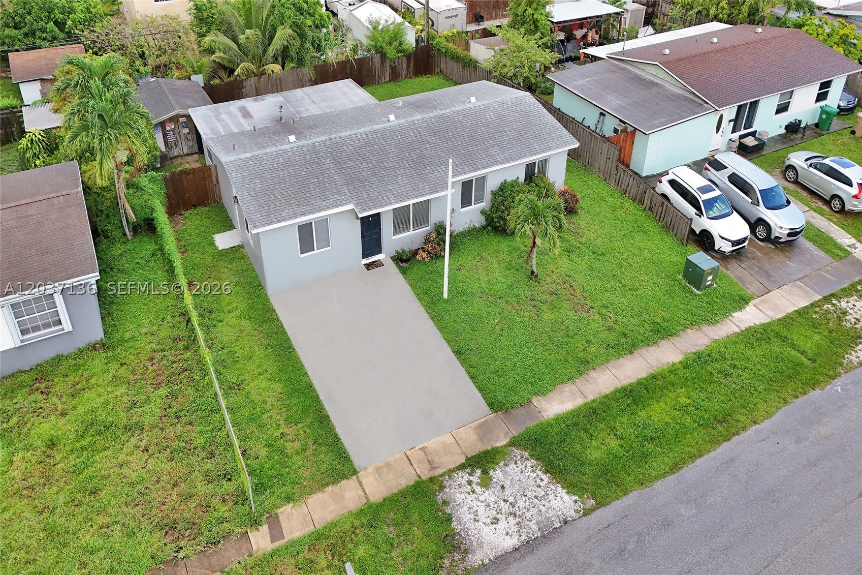 5701 SW 37th St – photo 3