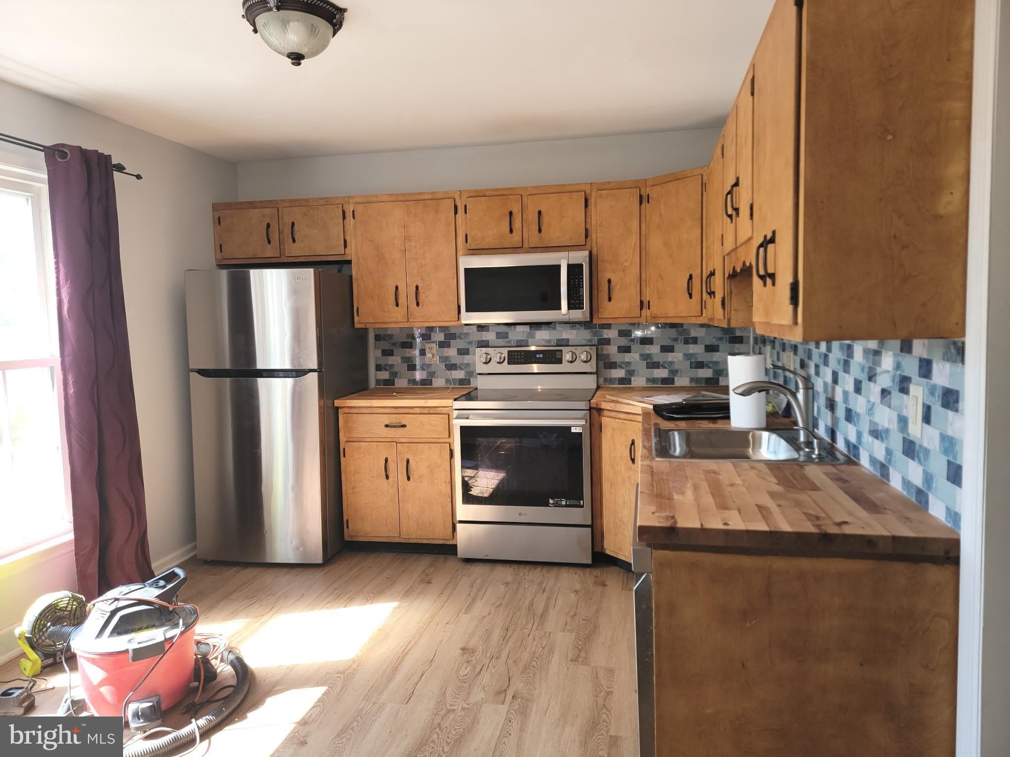 4517 N HEDGEROW Drive – photo 2