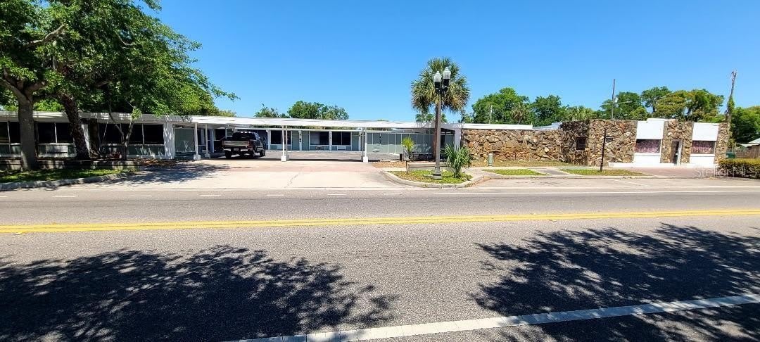 421 E KENNEDY Boulevard – photo 2
