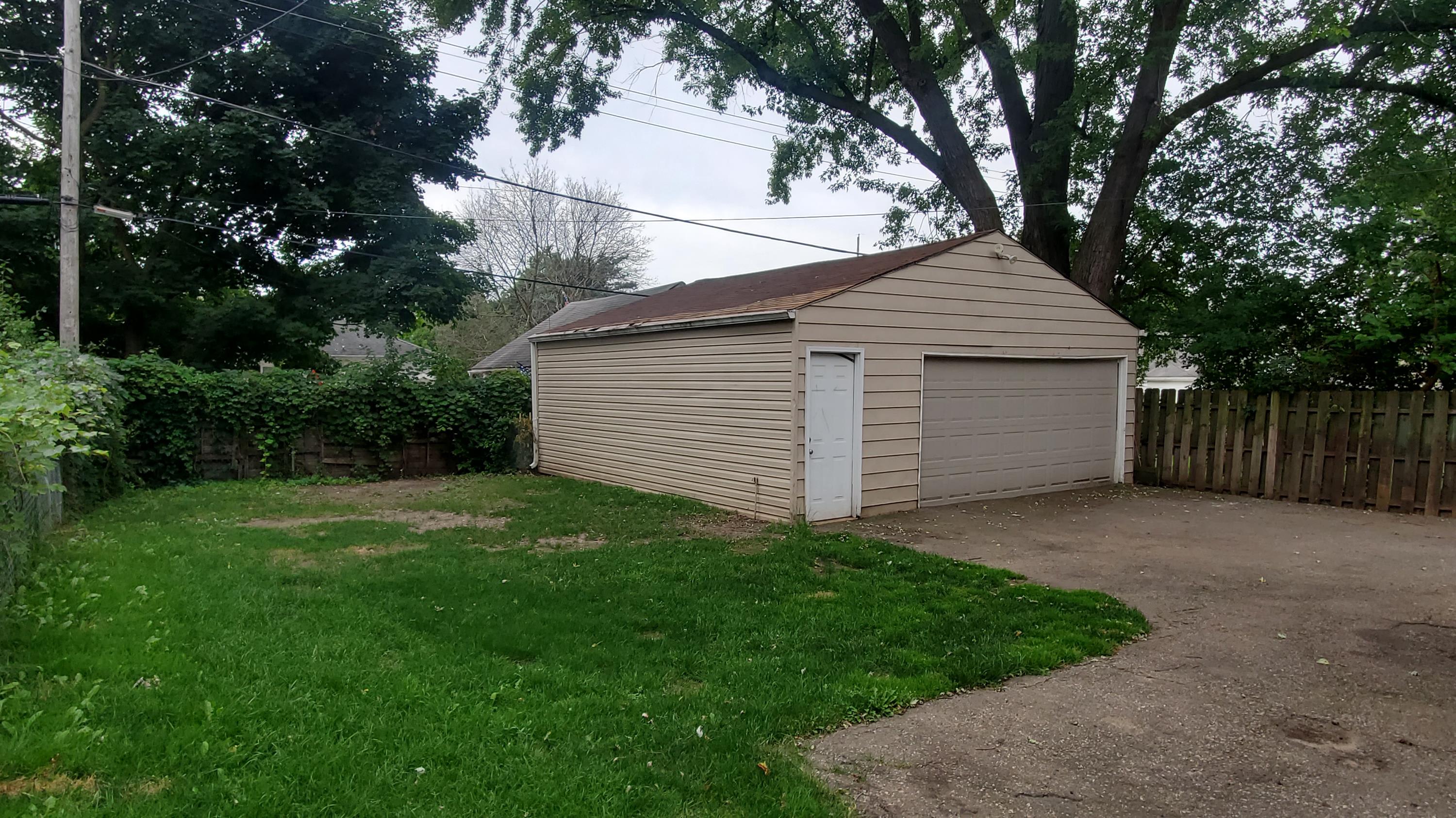520 Burroughs – photo 5