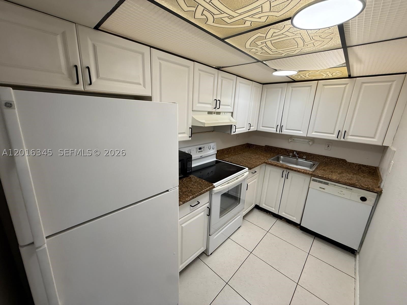17530 NW 68th Ave – photo 1