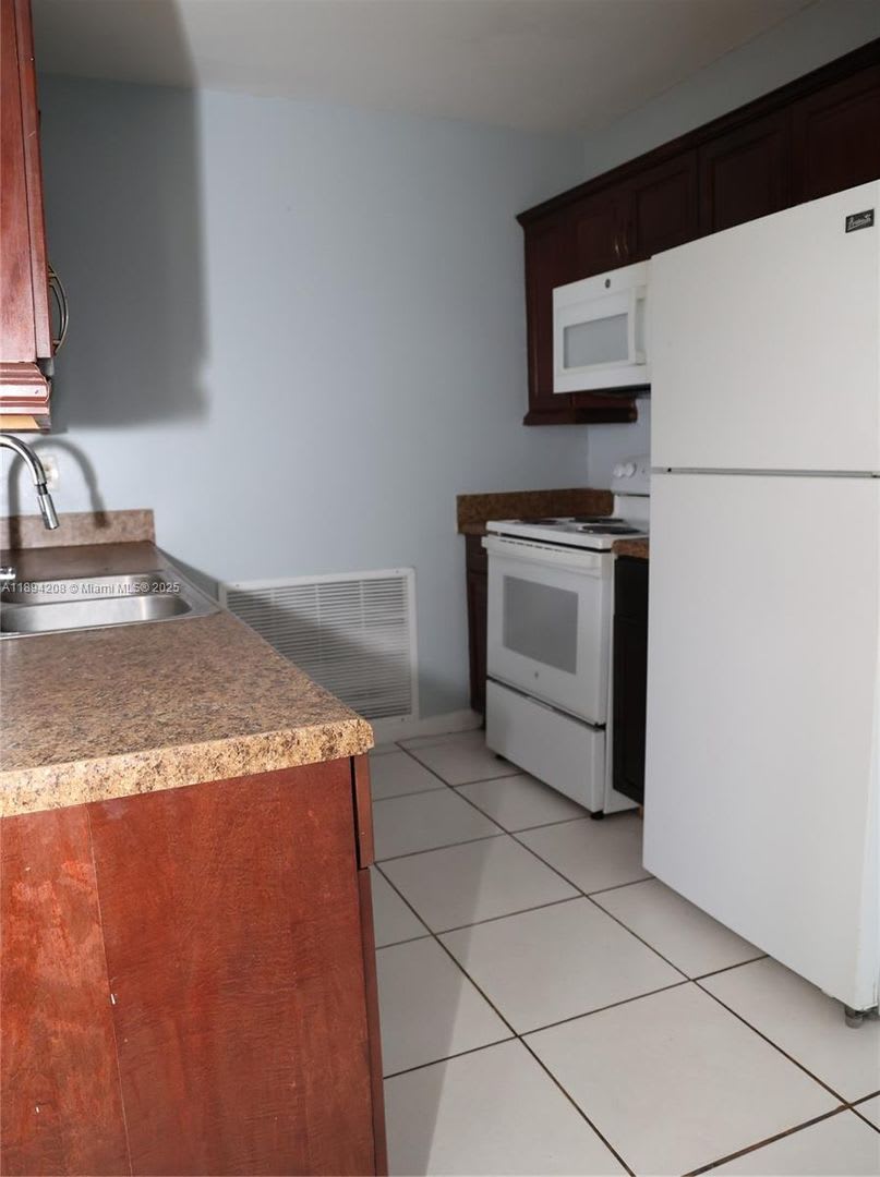 15130 Jackson Street, Miami, FL 33176 – photo 1