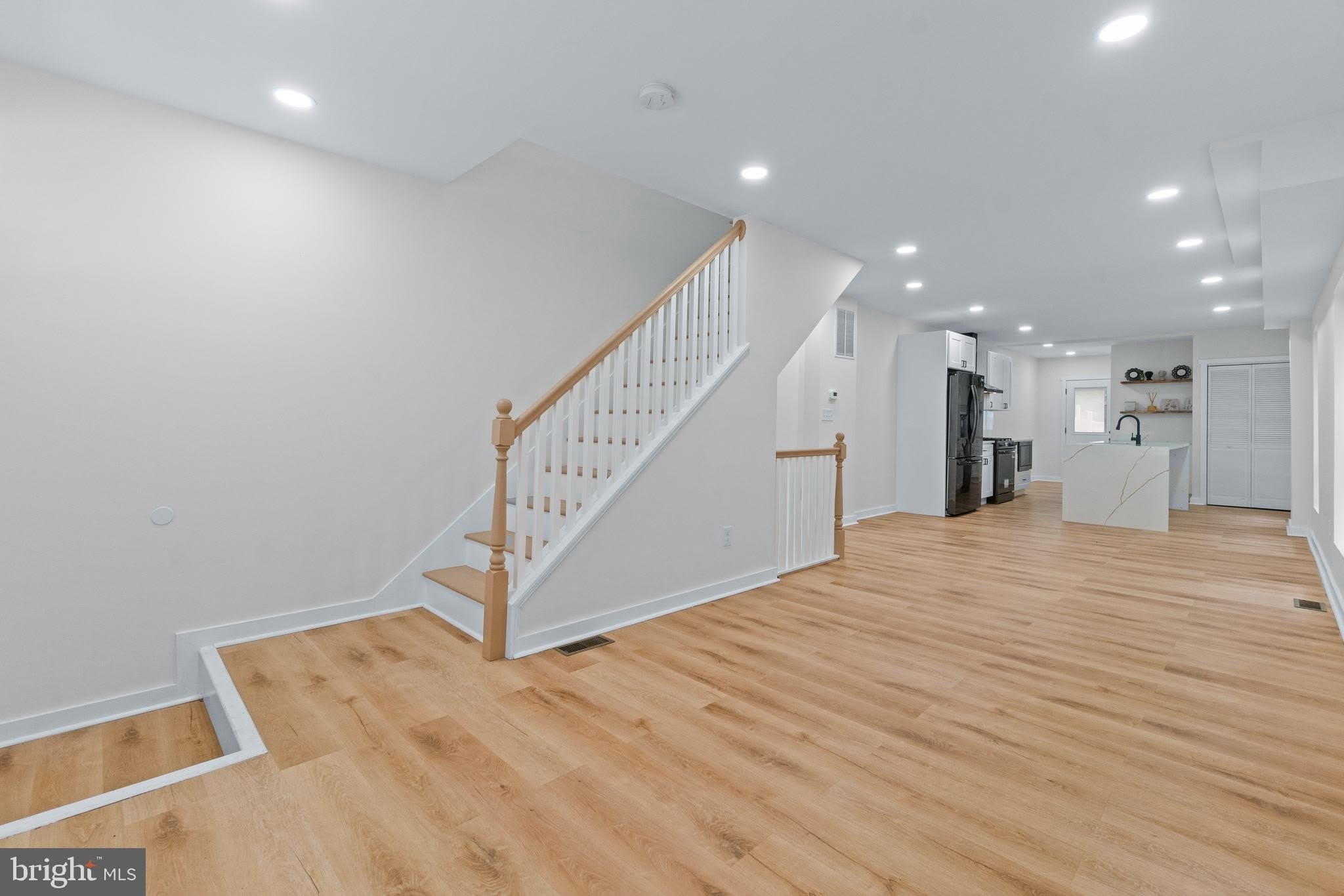 530 E 38TH Street – photo 5