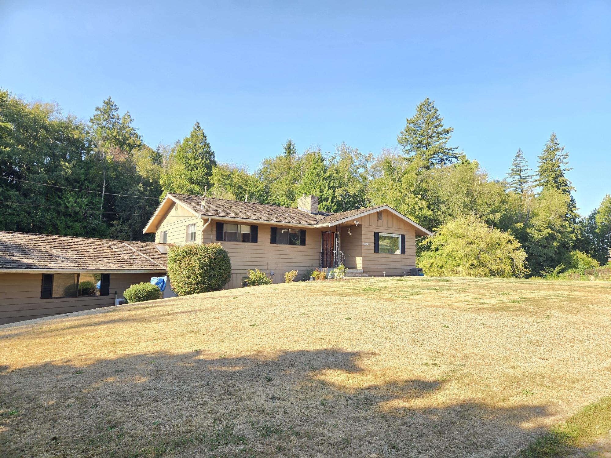 5893 Northwest Drive – photo 1