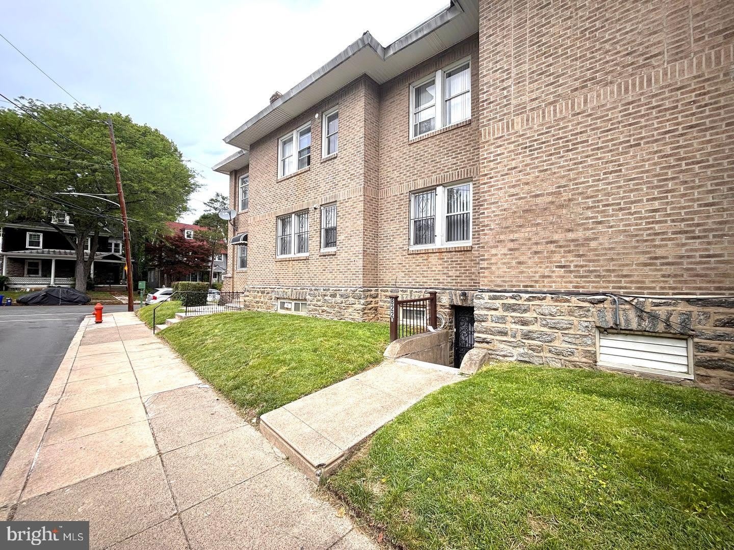 822 69TH Avenue – photo 2