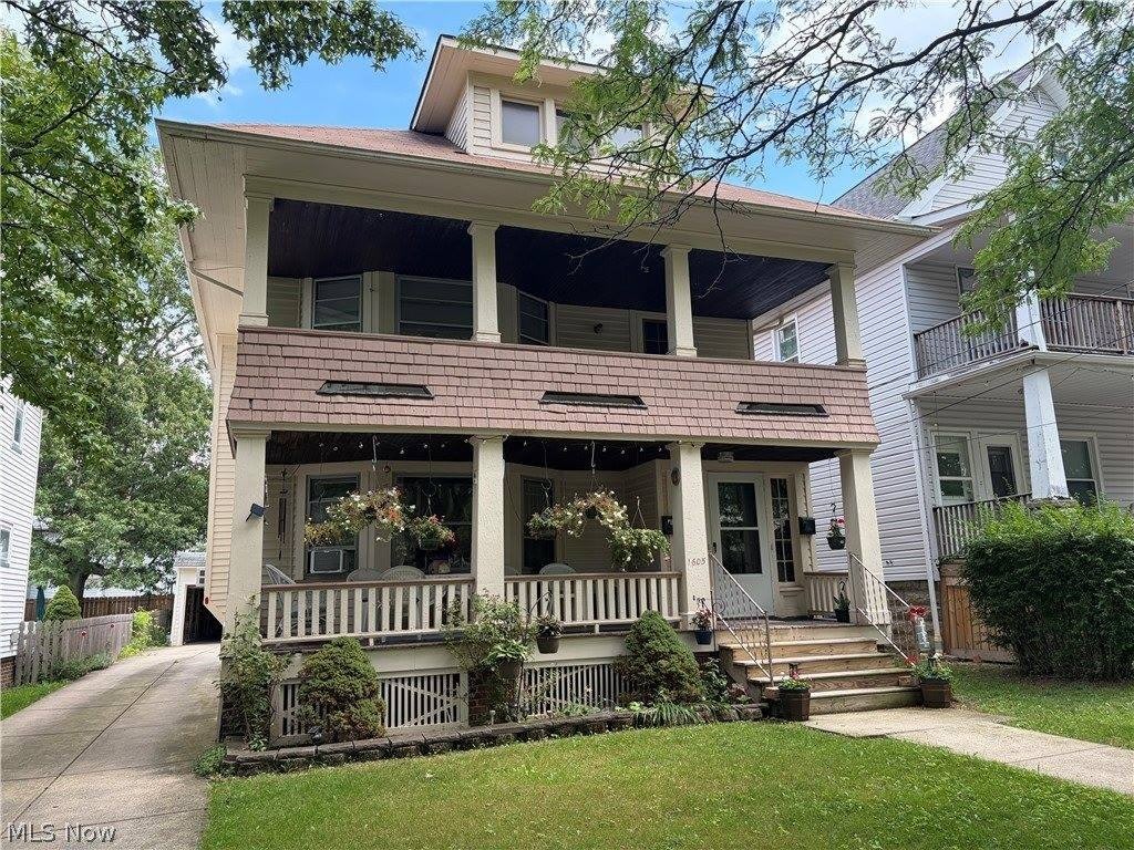 1605 Larchmont Avenue – photo 1