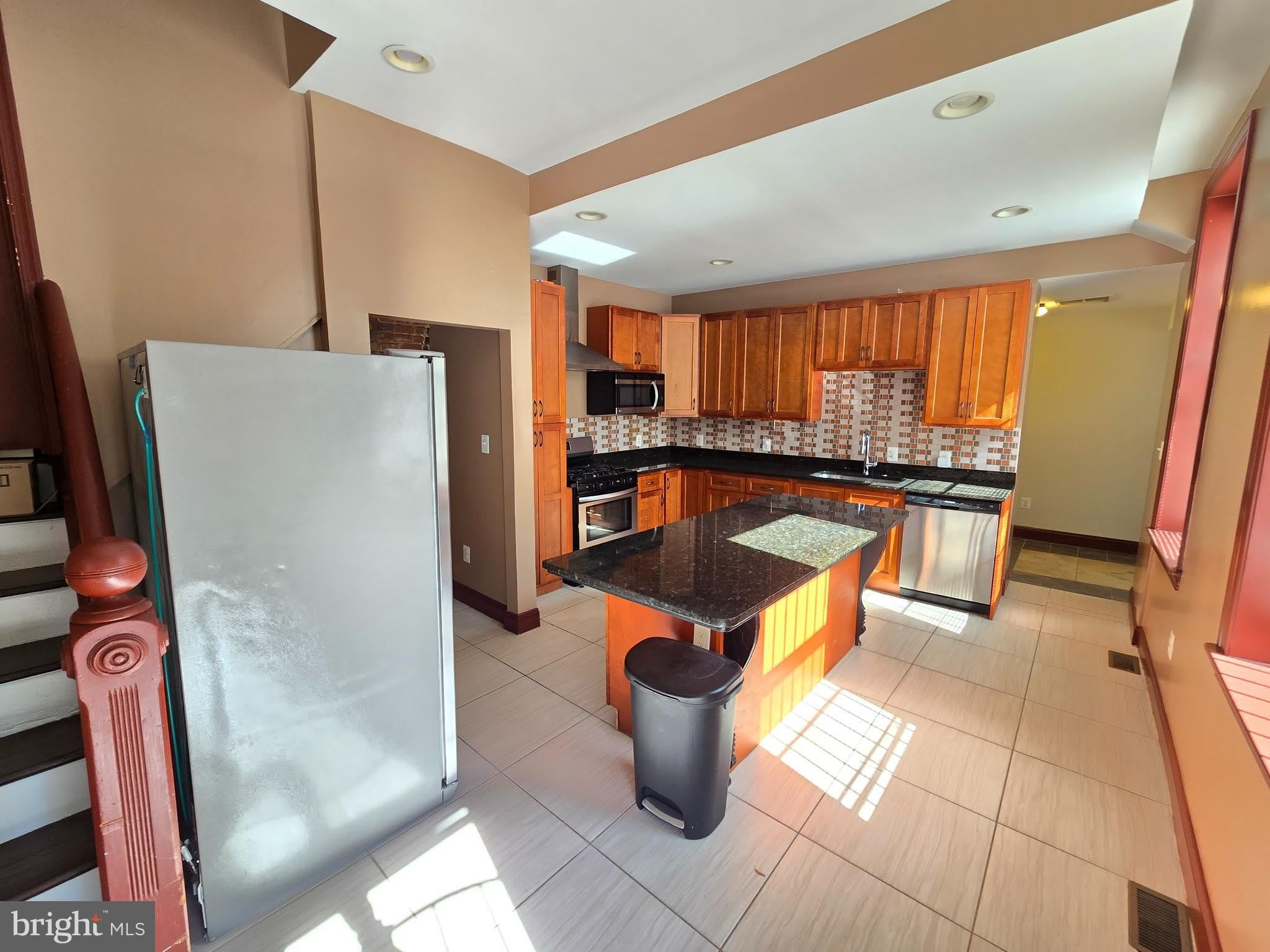 804 HOLLINS Street – photo 3