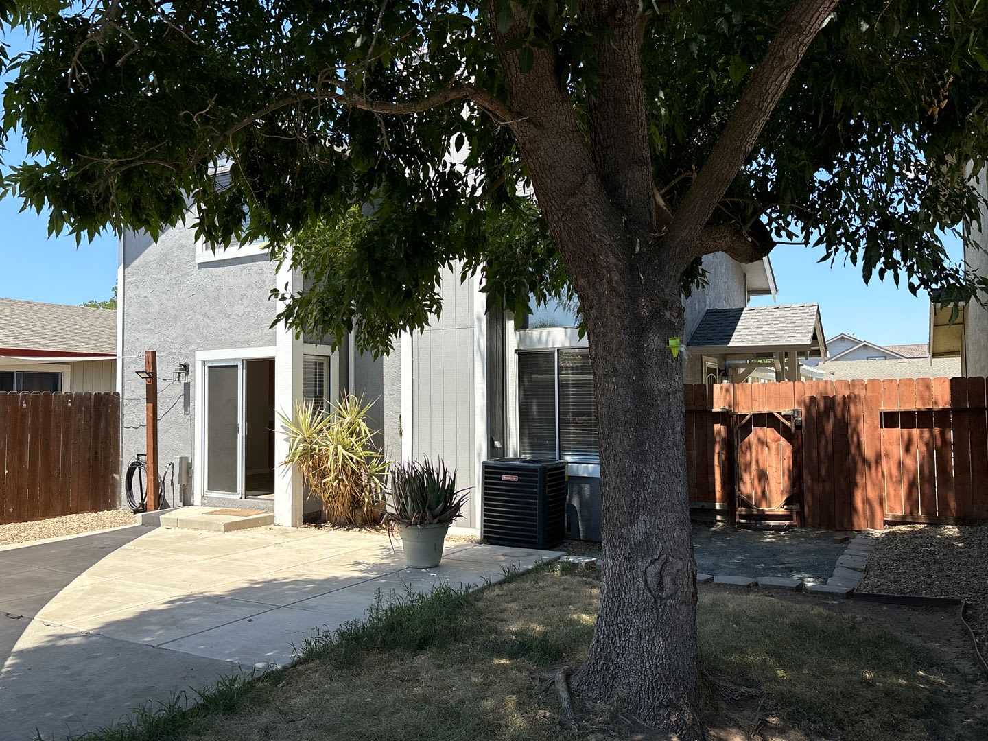 Great Oakley 3 Bedroom 2 5 Bathroom Plus Loft New Upgrades To Be Completed The End Of The Month Of July Upon Vacancy – photo 2
