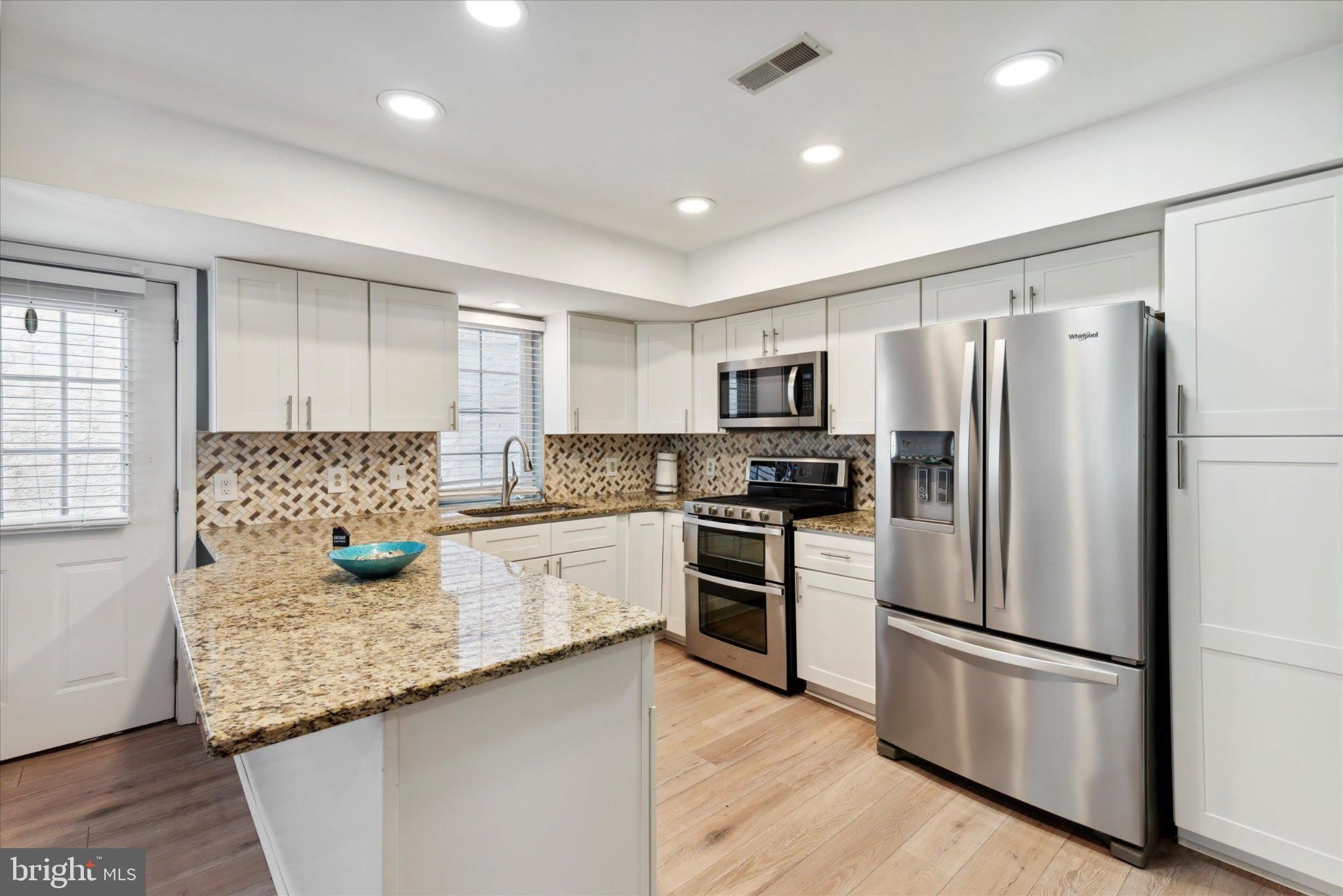 535 GERHARD Street – photo 5