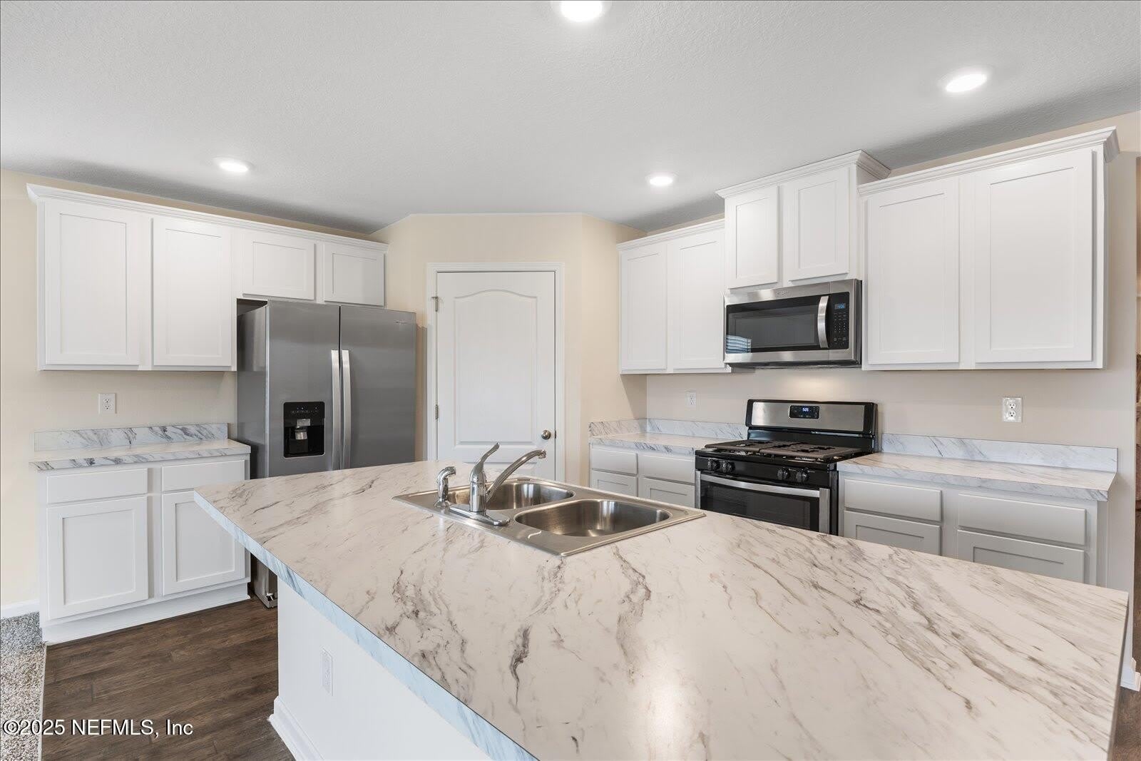 158 ALBACETE Road – photo 5