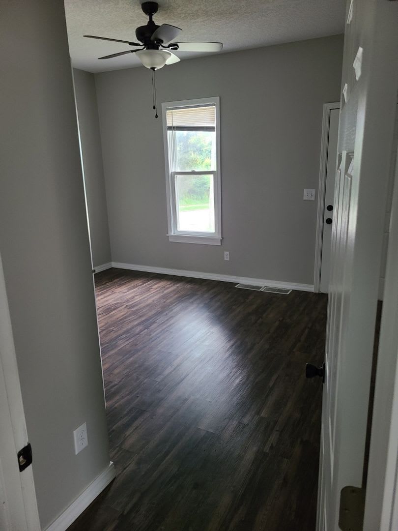 Fully Updated 2 Bedroom 1 Bath House – photo 5