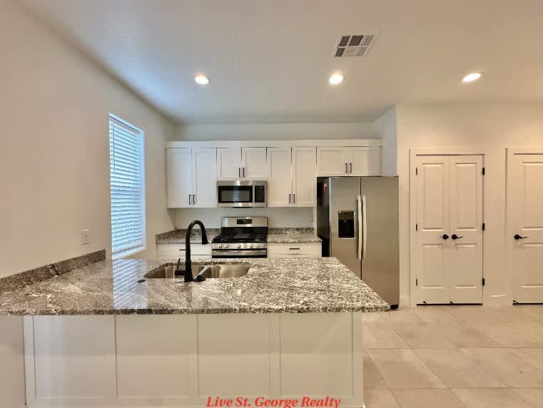 2475 W 250 N – photo 1