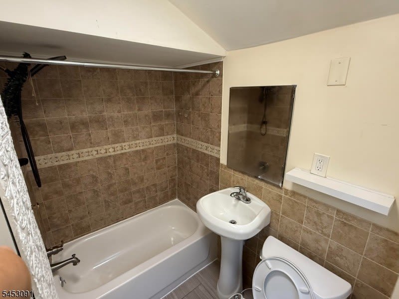 32 William St – photo 4