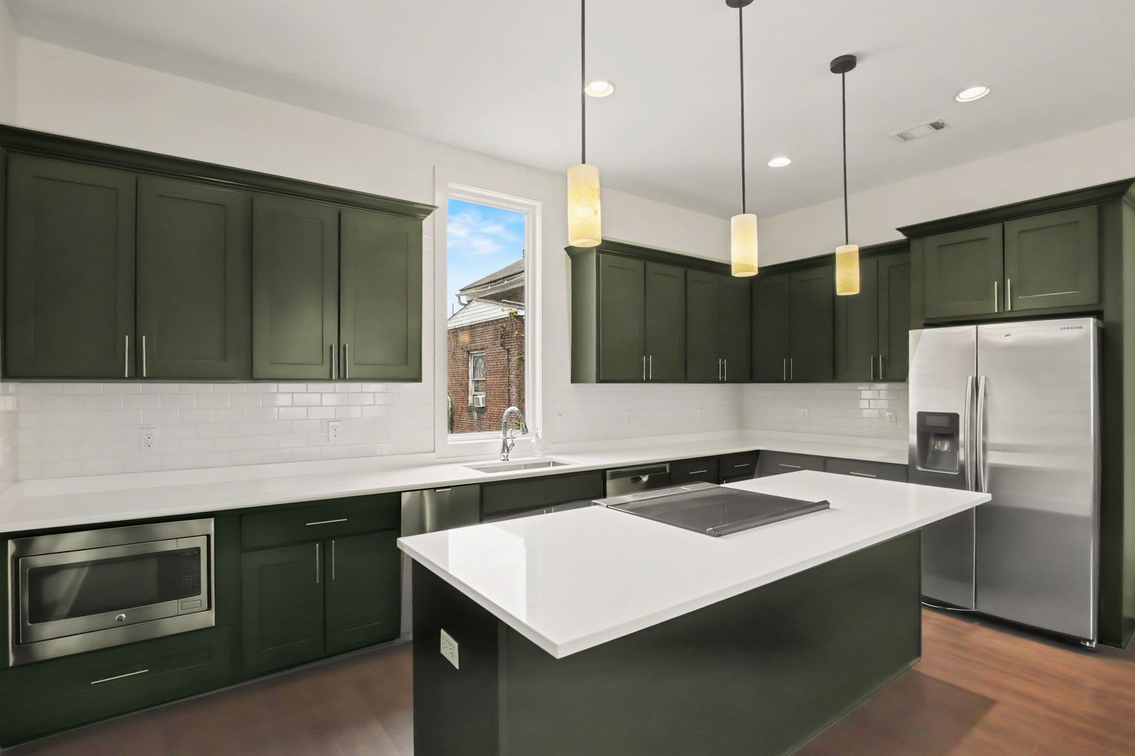 Newly Renovated Condominium – photo 4