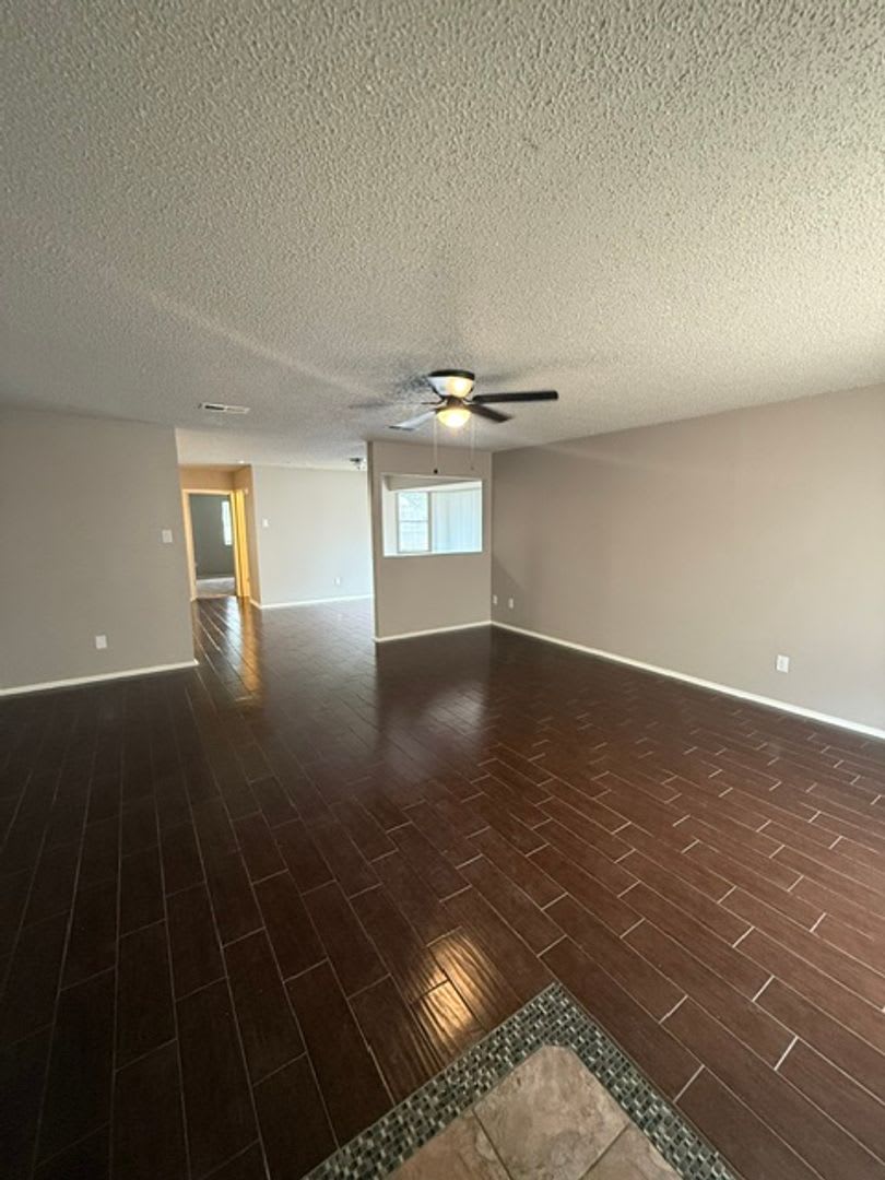 Newly Remodeled 3 BR 2 Bath! – photo 2
