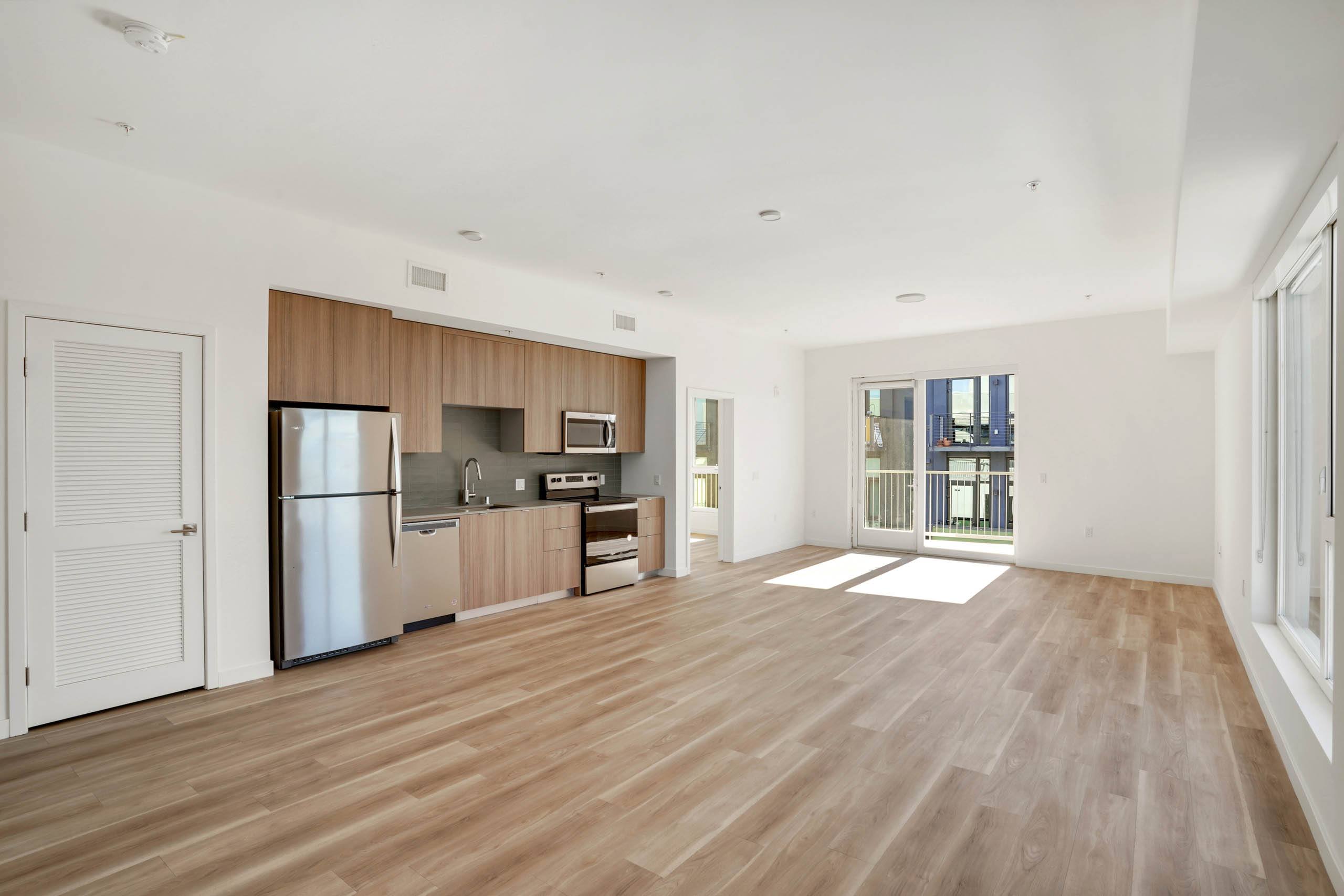 2221 Western – photo 4