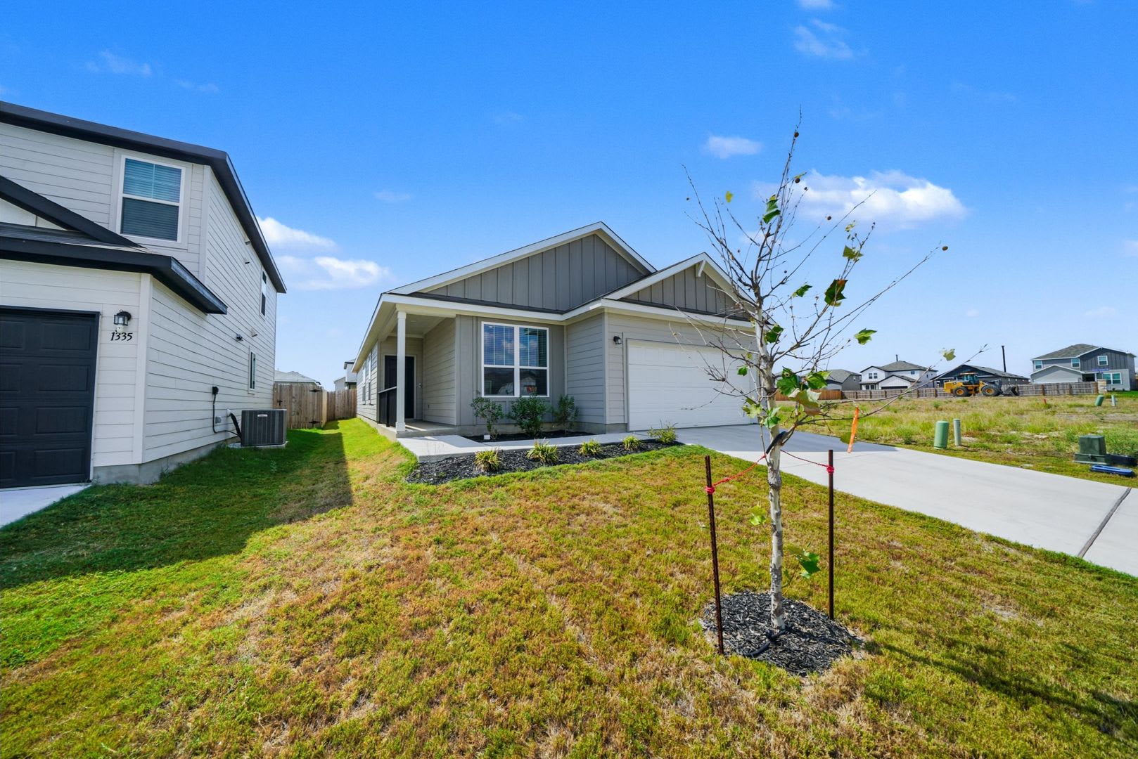 Beautifully Maintained Single-Story Home in Vista Real – photo 4