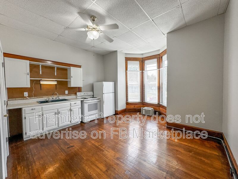 311 E Arthur St – photo 2