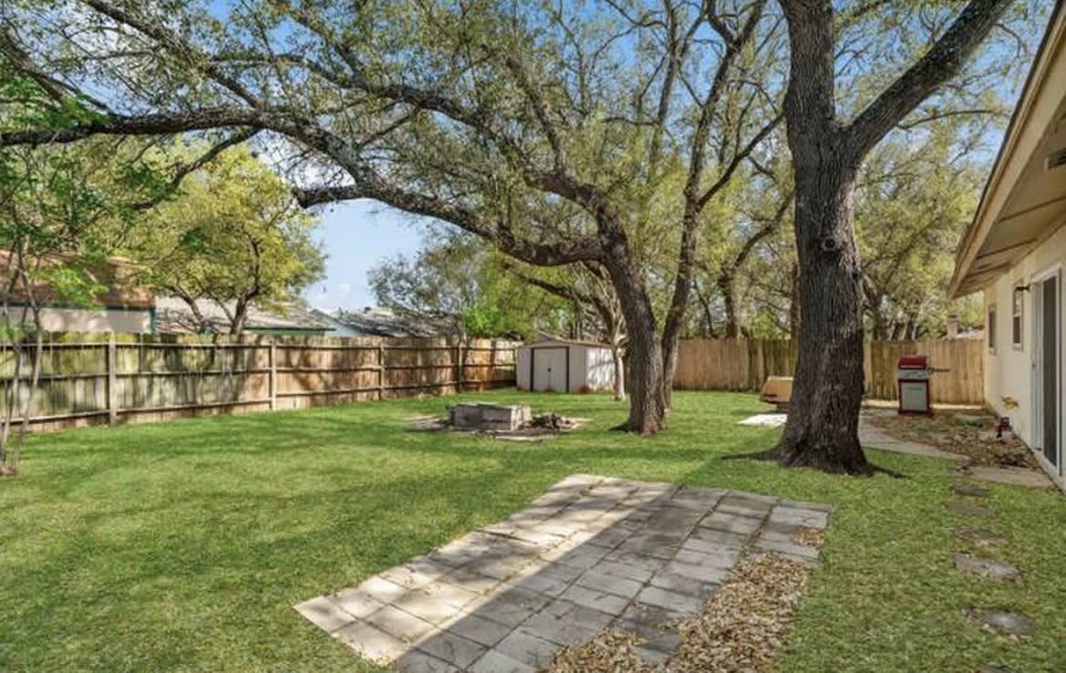 5926 Hidden Dale St – photo 2