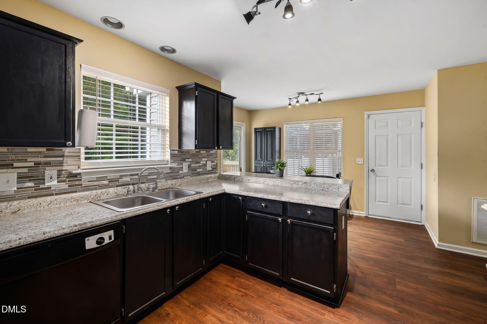 208 Texanna Way – photo 4