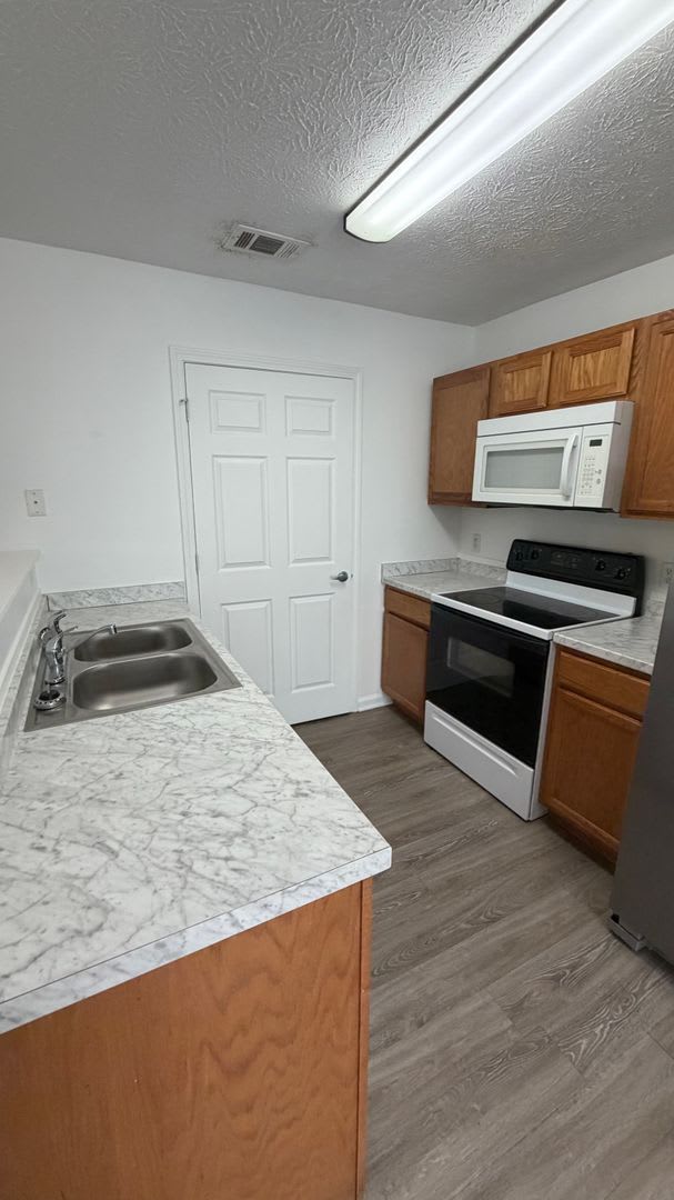 9131 Laird Street – photo 4