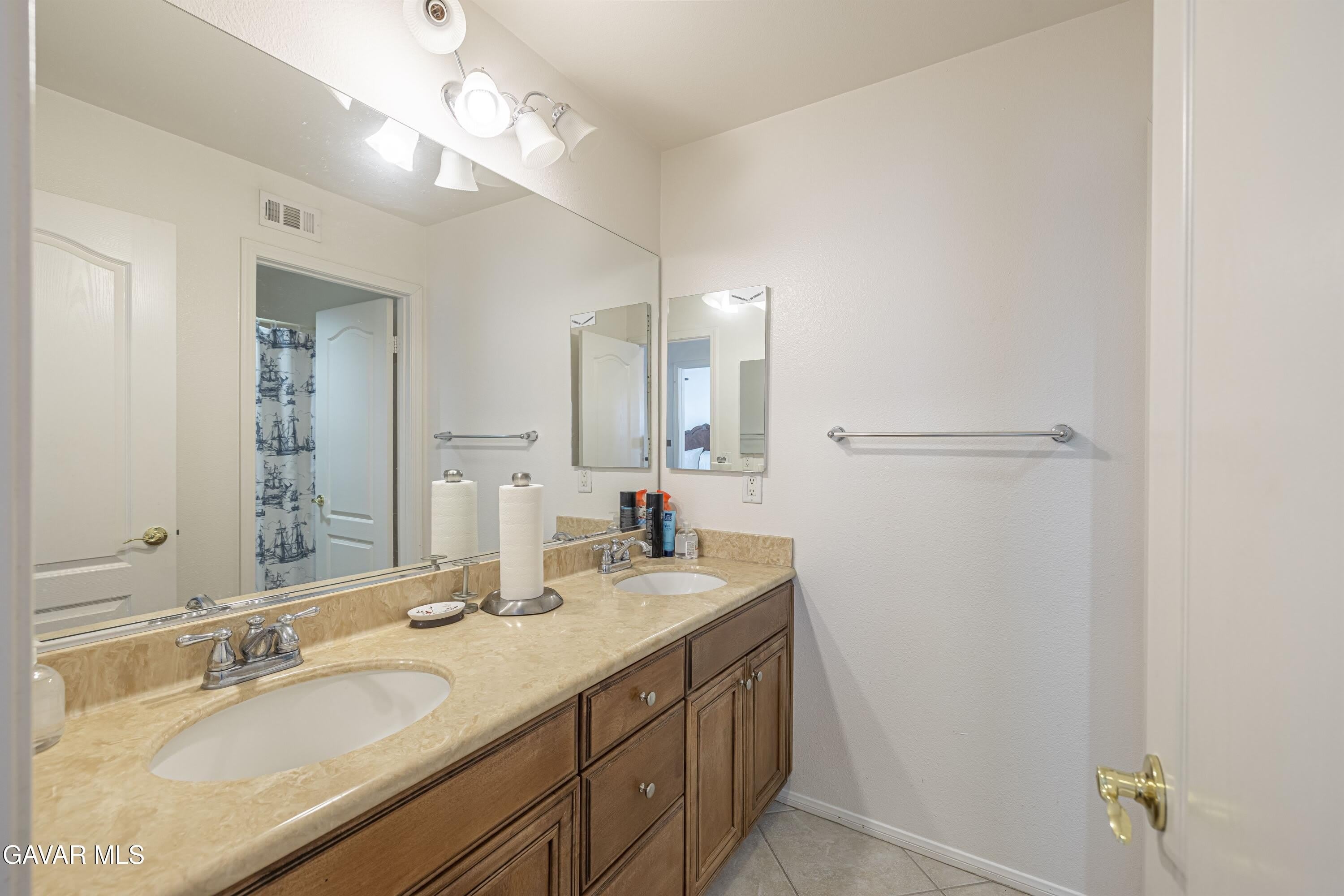 3324 W Avenue J10 – photo 4