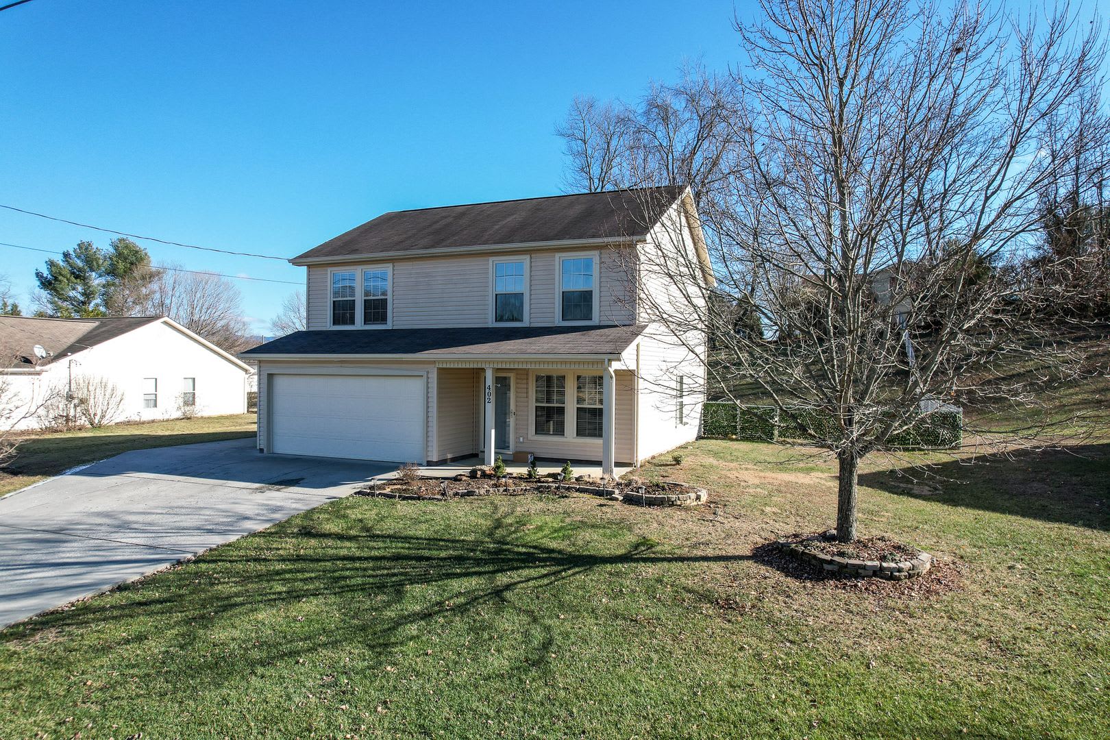 402 Kings Rd – photo 2