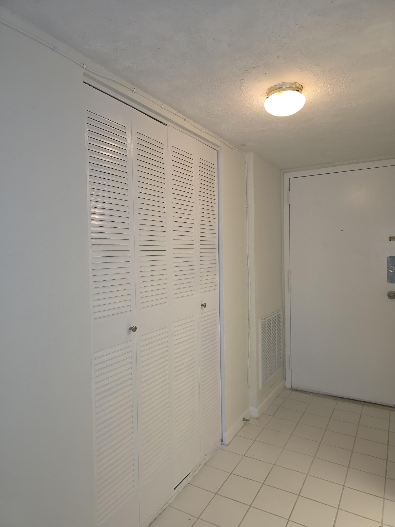 470 Executive Center Drive – photo 3