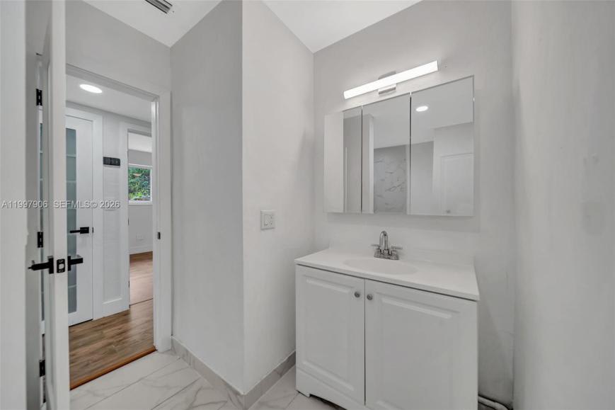 15010 NE 7th Ave – photo 3
