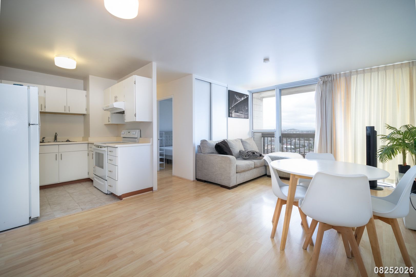 3 000 2 Bed 1 Bath 1 Parking Furnished Liliha Square Honolulu Available For Immediate Occupancy – photo 2