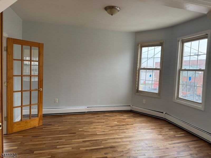590 Hawthorne Ave – photo 4