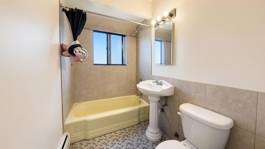 6454 N Ridge Blvd. – photo 4
