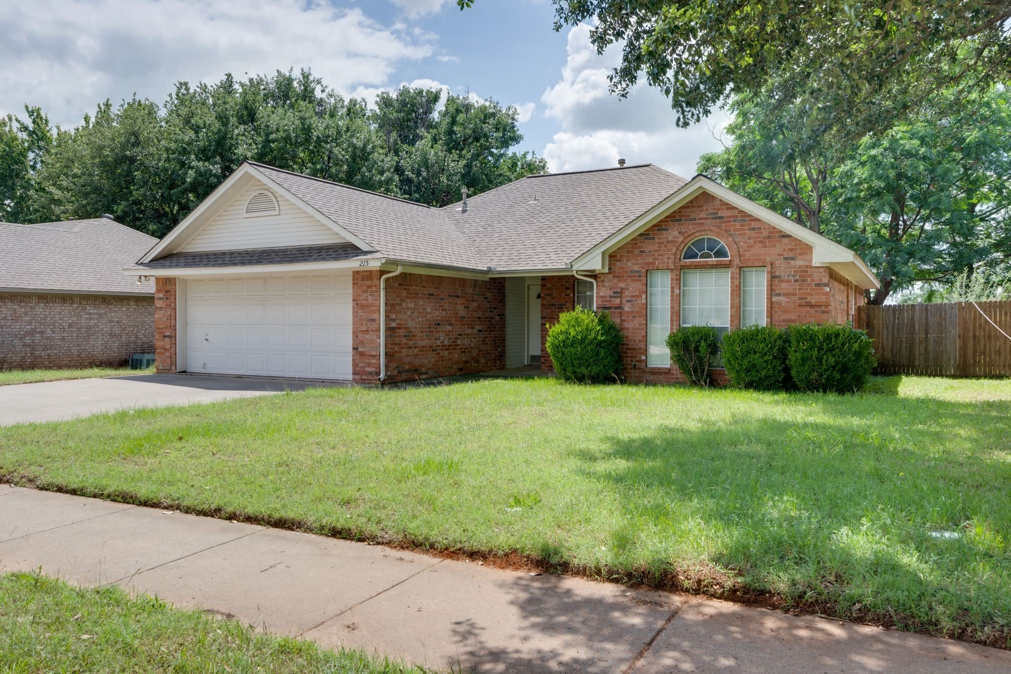 215 Linda Street – photo 3