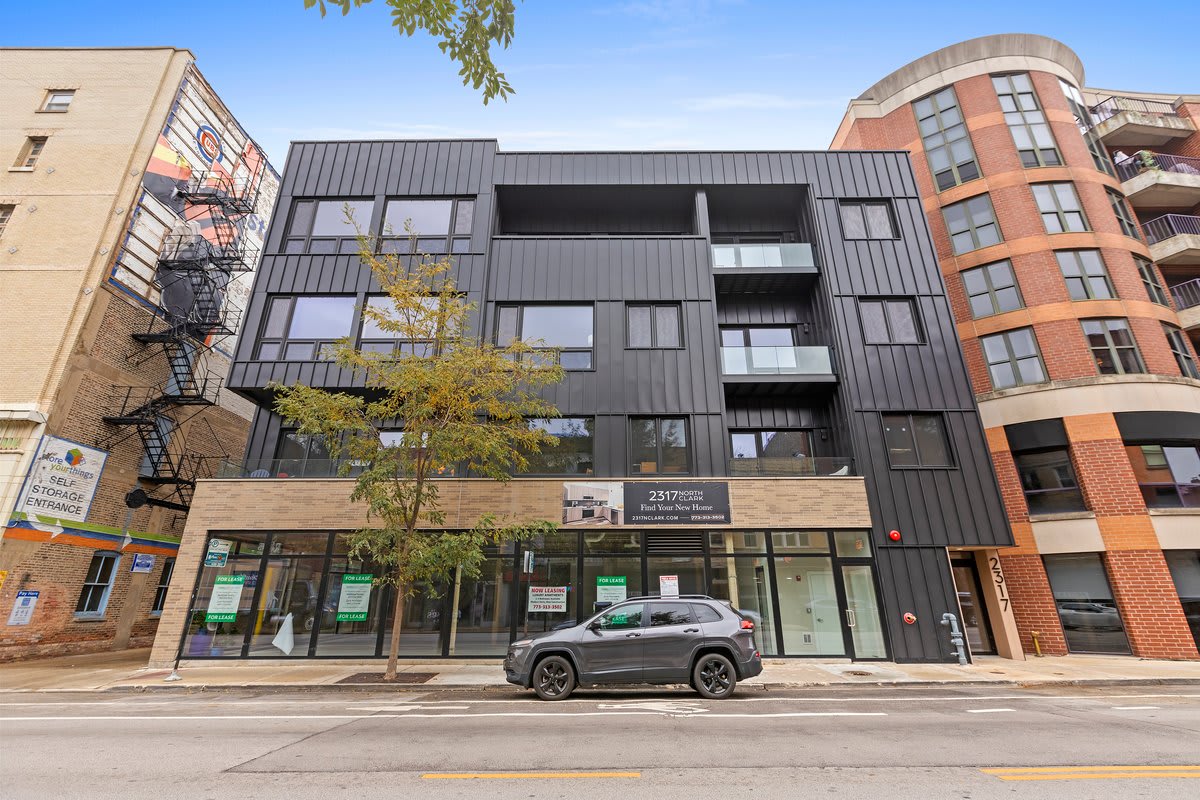 2317 North Clark Street – photo 1