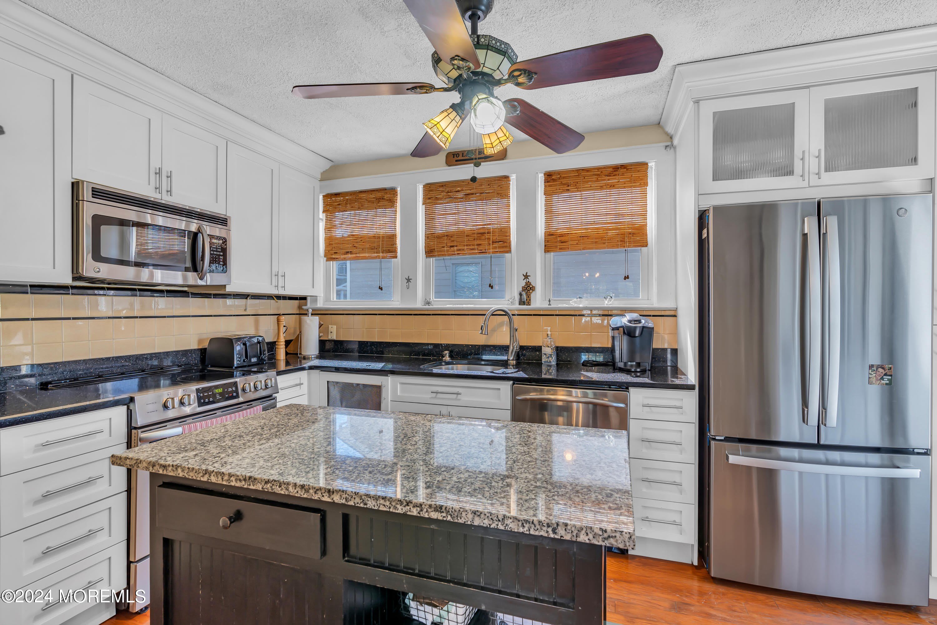 320 Sunset Drive S – photo 4