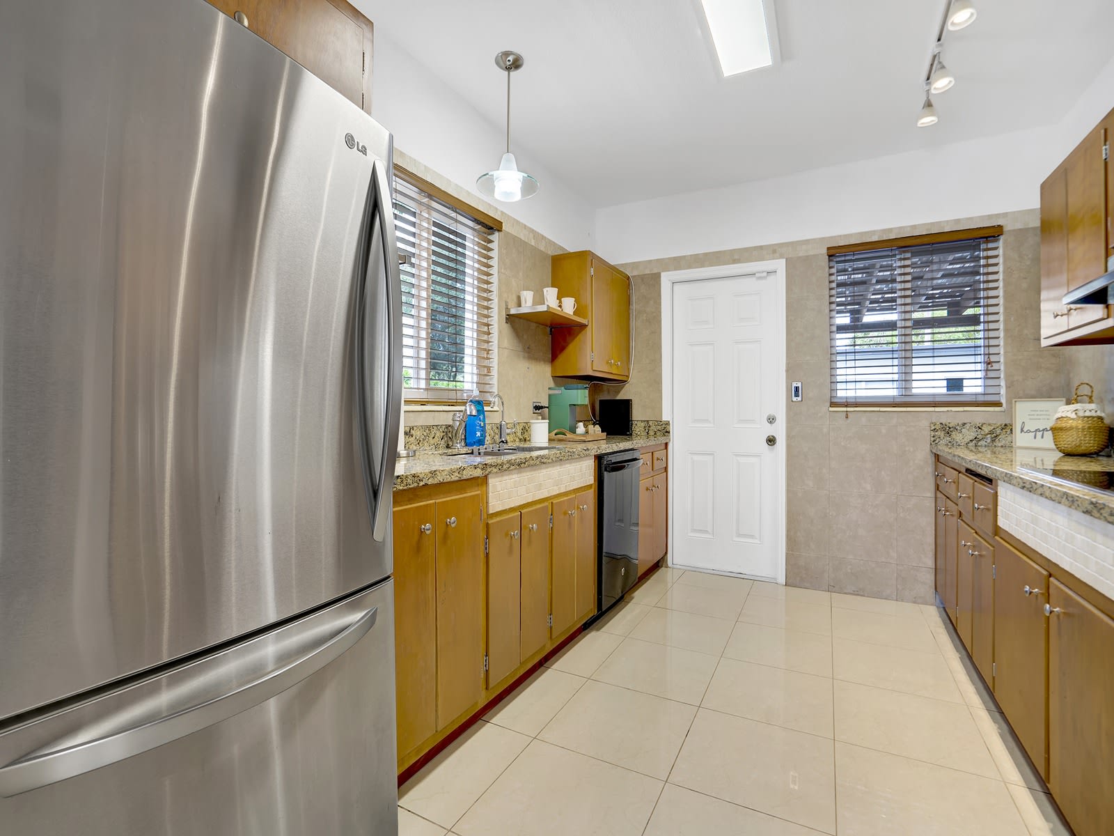 2055 Northeast 140th Street – photo 3