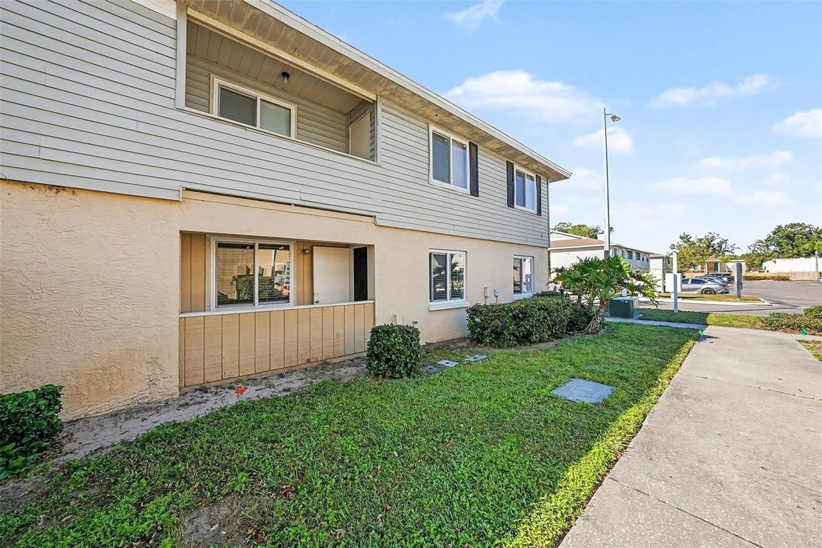550 GOLDEN RAINTREE Place – photo 5