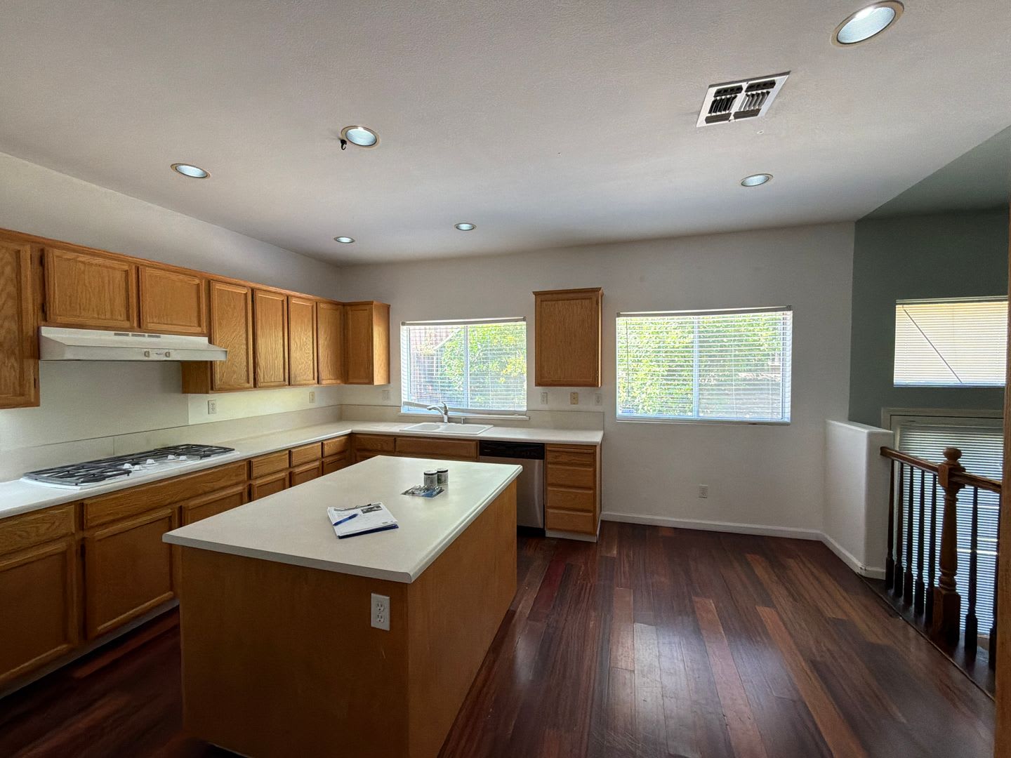 IDEAL ANTIOCH 4 BEDROOM, 3 BATH HOME WITH 1 BEDROOM & 1 BATHROOM ON MAIN FLOOR! – photo 3