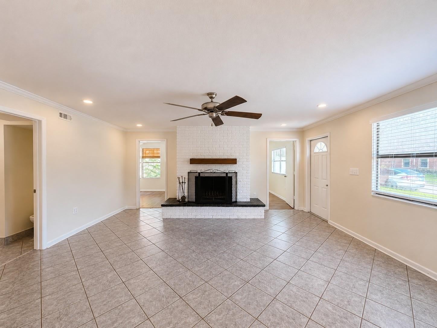 7301 N DARTMOUTH Avenue – photo 3