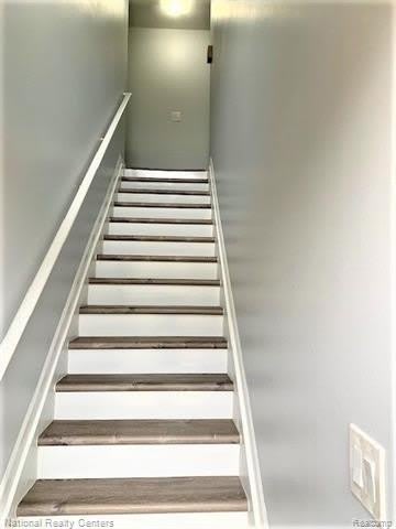 33853 PONDVIEW Circle – photo 2