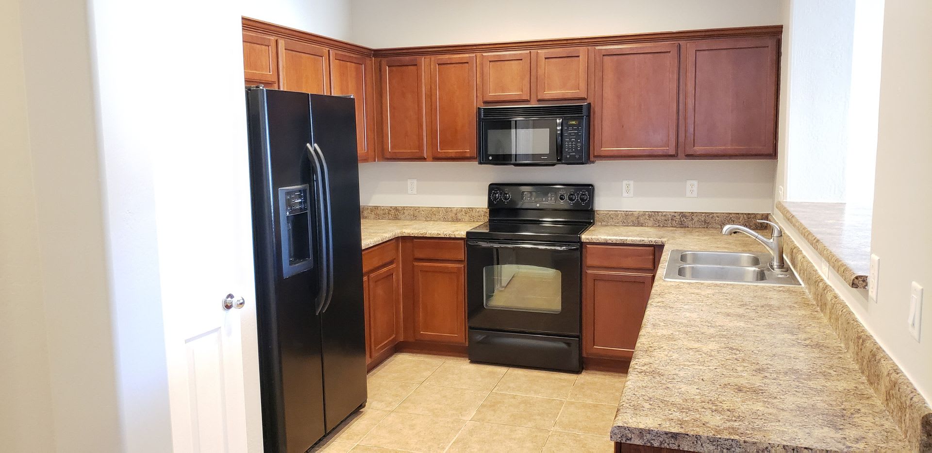 Beautiful Single Level Home in Villages – photo 5