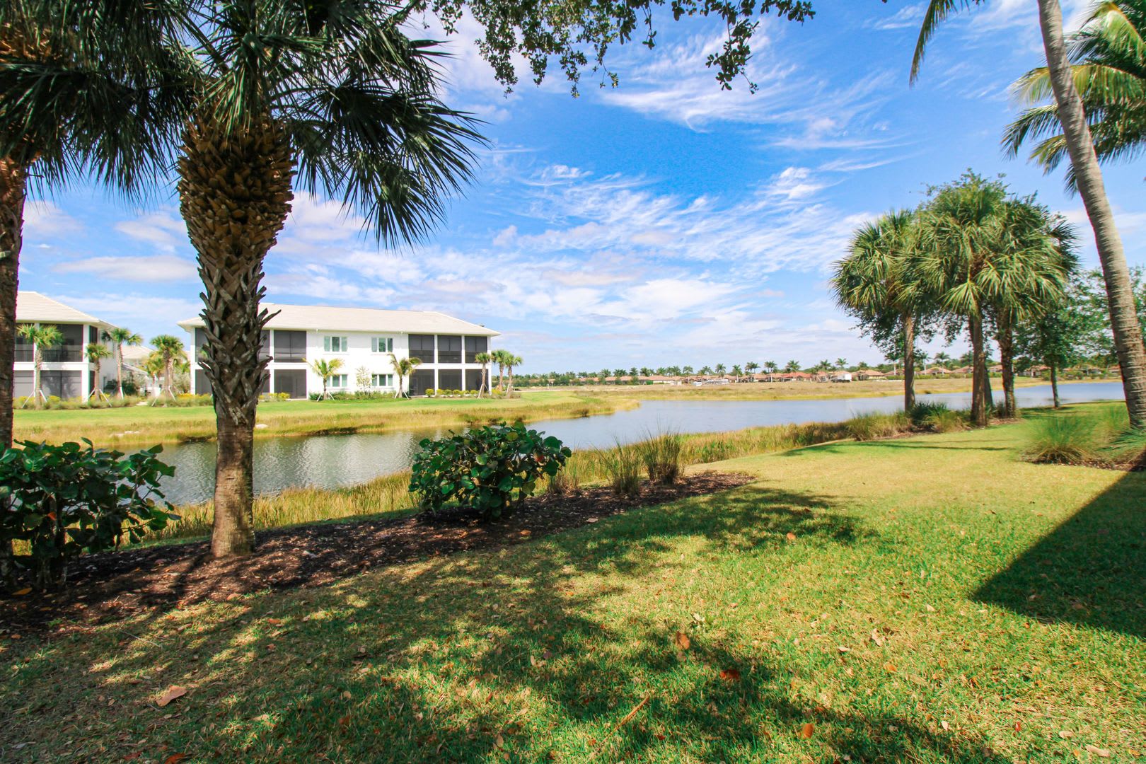 ** FIDDLER'S CREEK 3/3 WATERFRONT COACH HOME ** SOCIAL MEMBERSHIP TO FIDDLER'S CREEK ** – photo 5