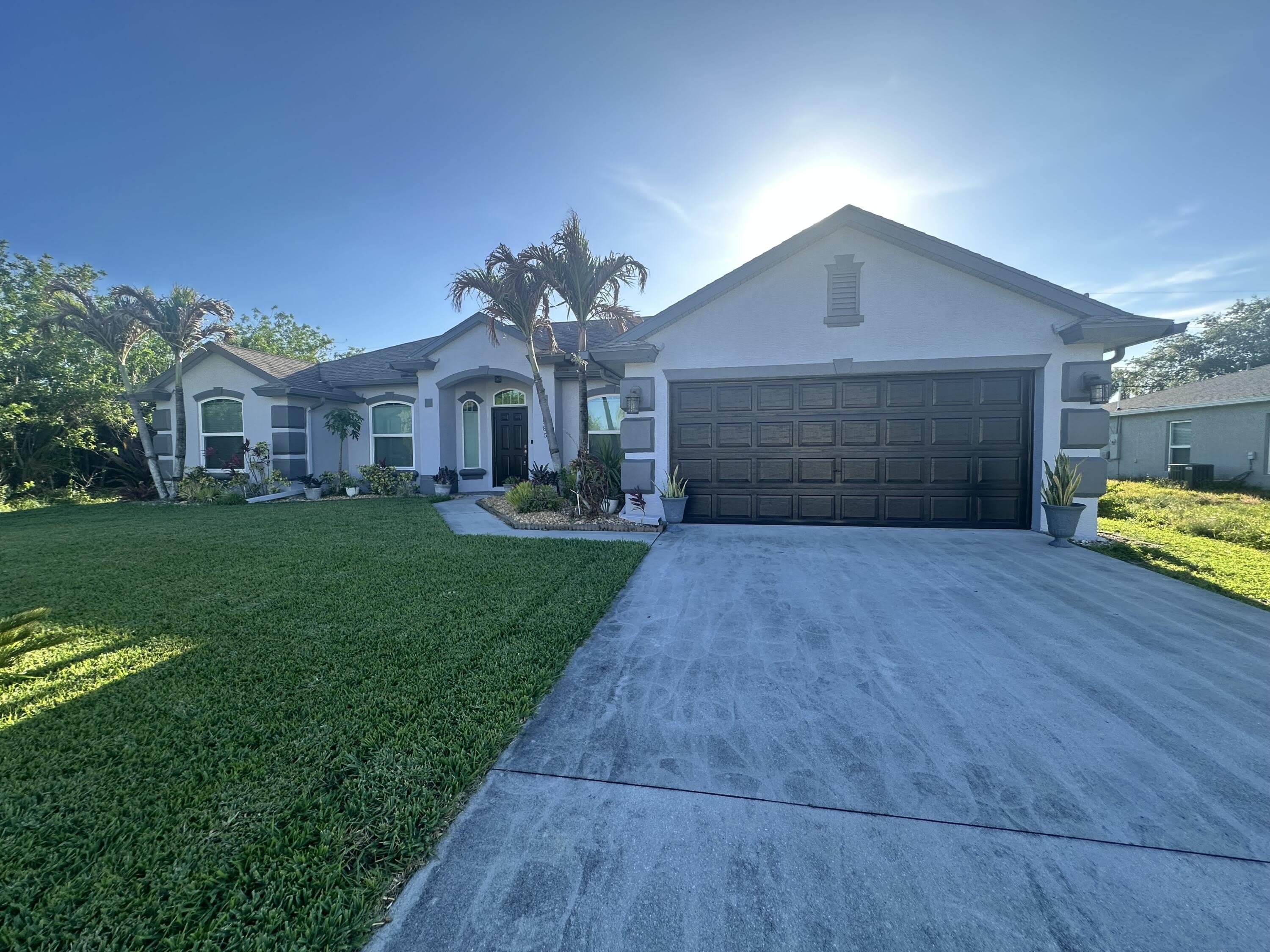 585 SW Undallo Road – photo 1