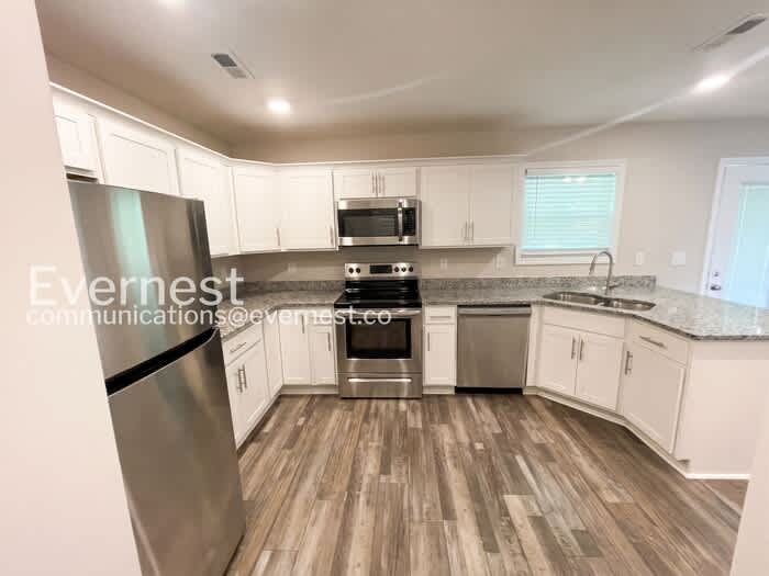 1267 Kendall Drive – photo 5