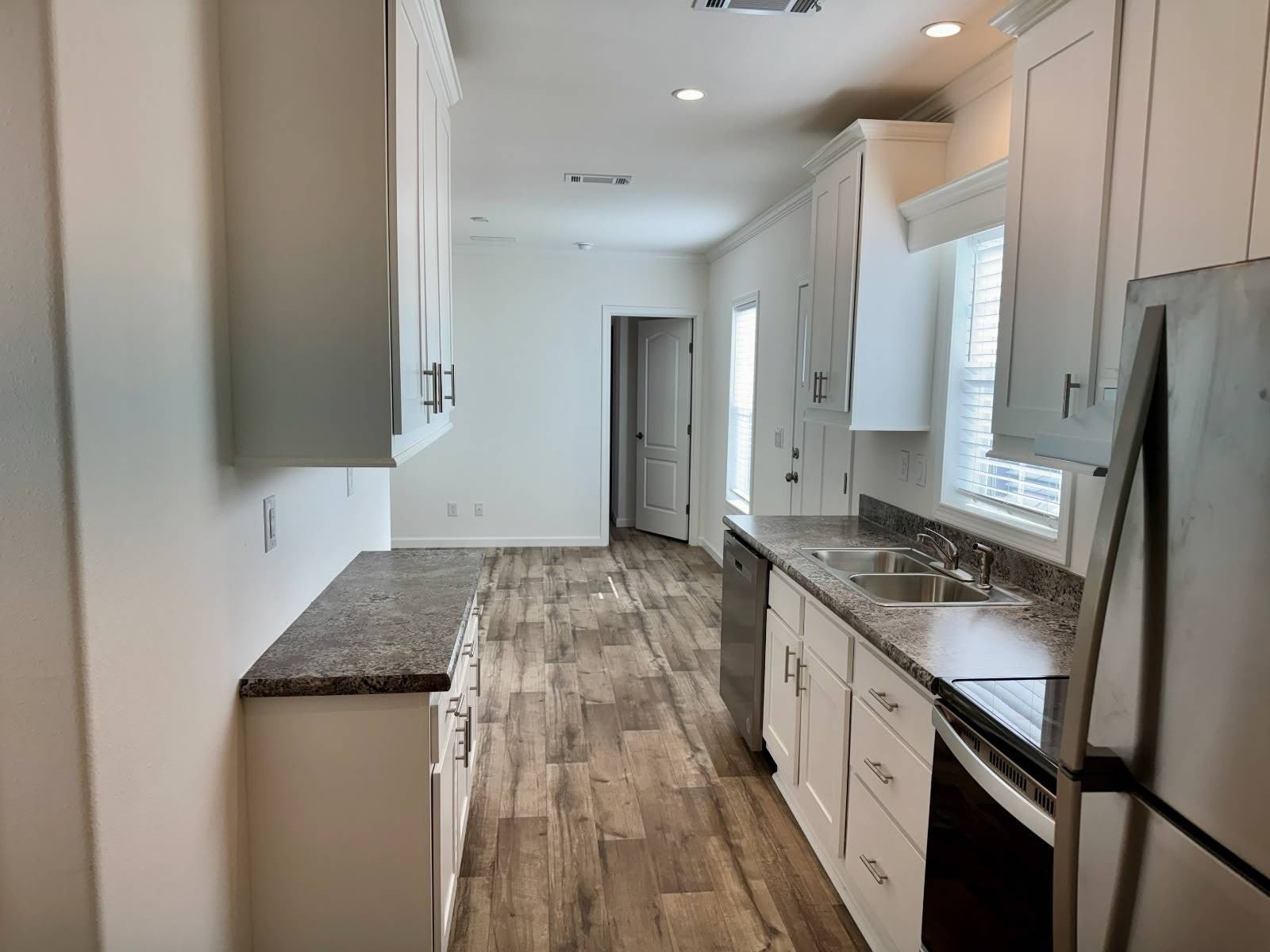 887 E Colonial Circle – photo 5