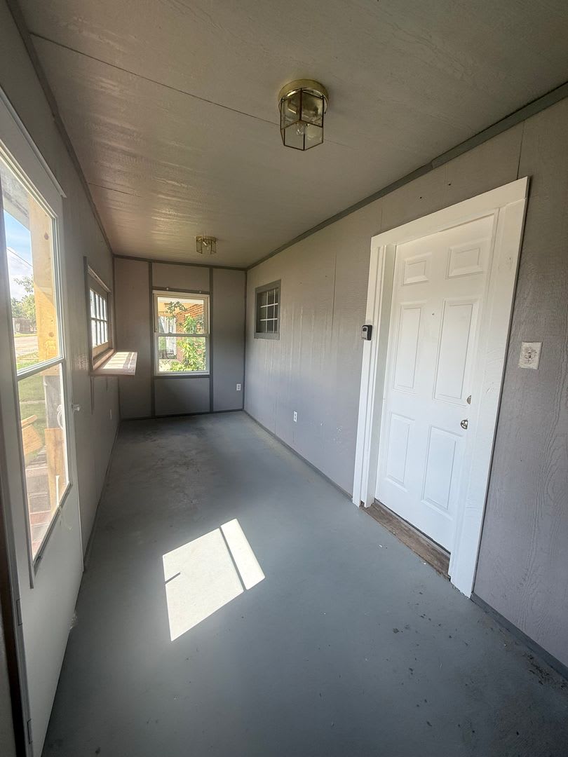 New Listing! 3 Bdrm/1.5 Bath – photo 3