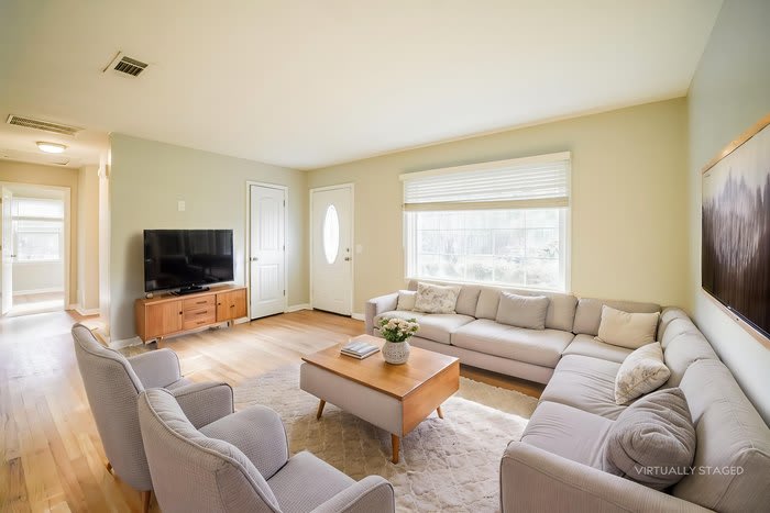 6197 Castlewood Drive – photo 5