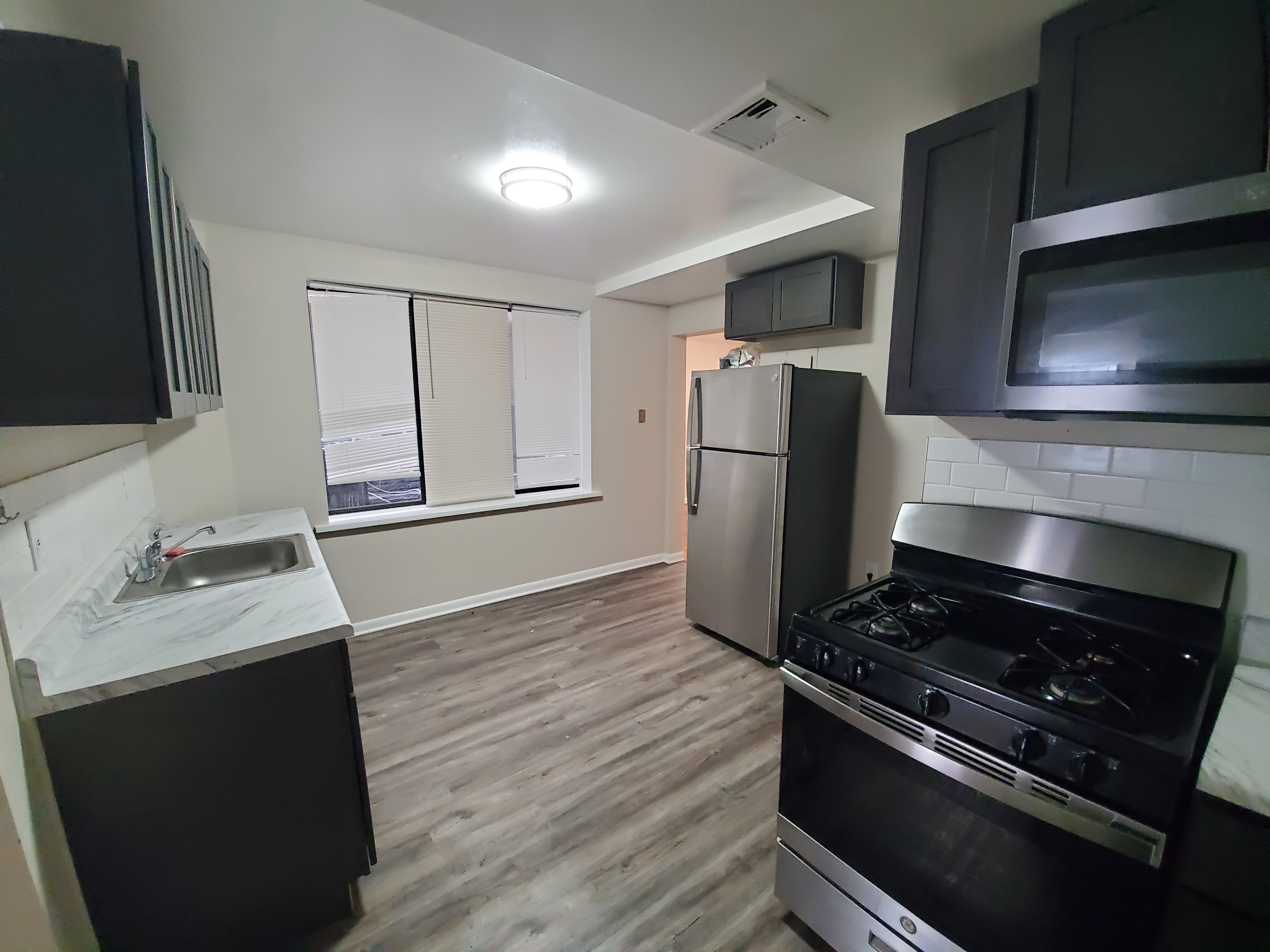 300 Main St – photo 2
