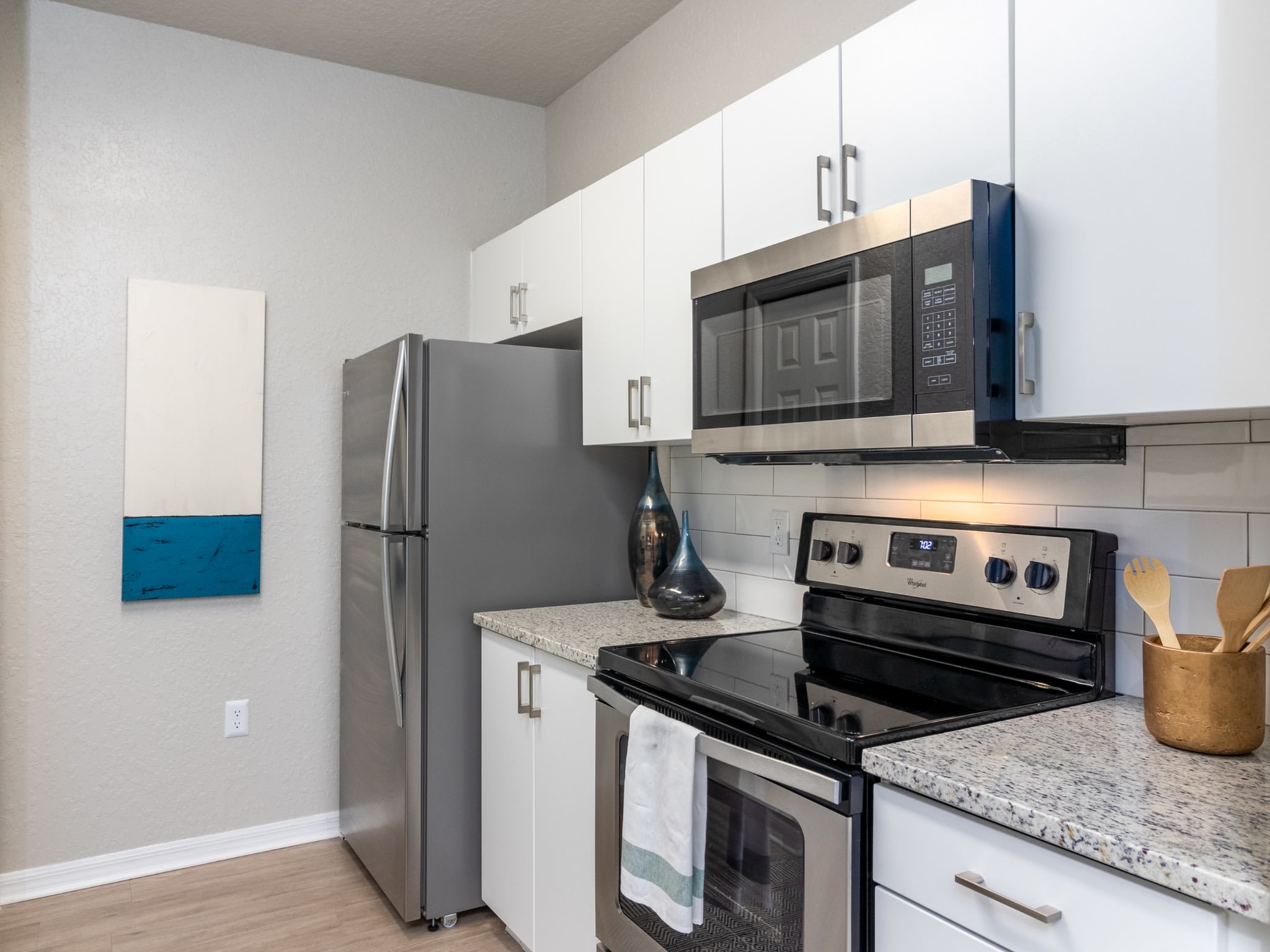 Lucerne at Lake Brandon Apartments – photo 4